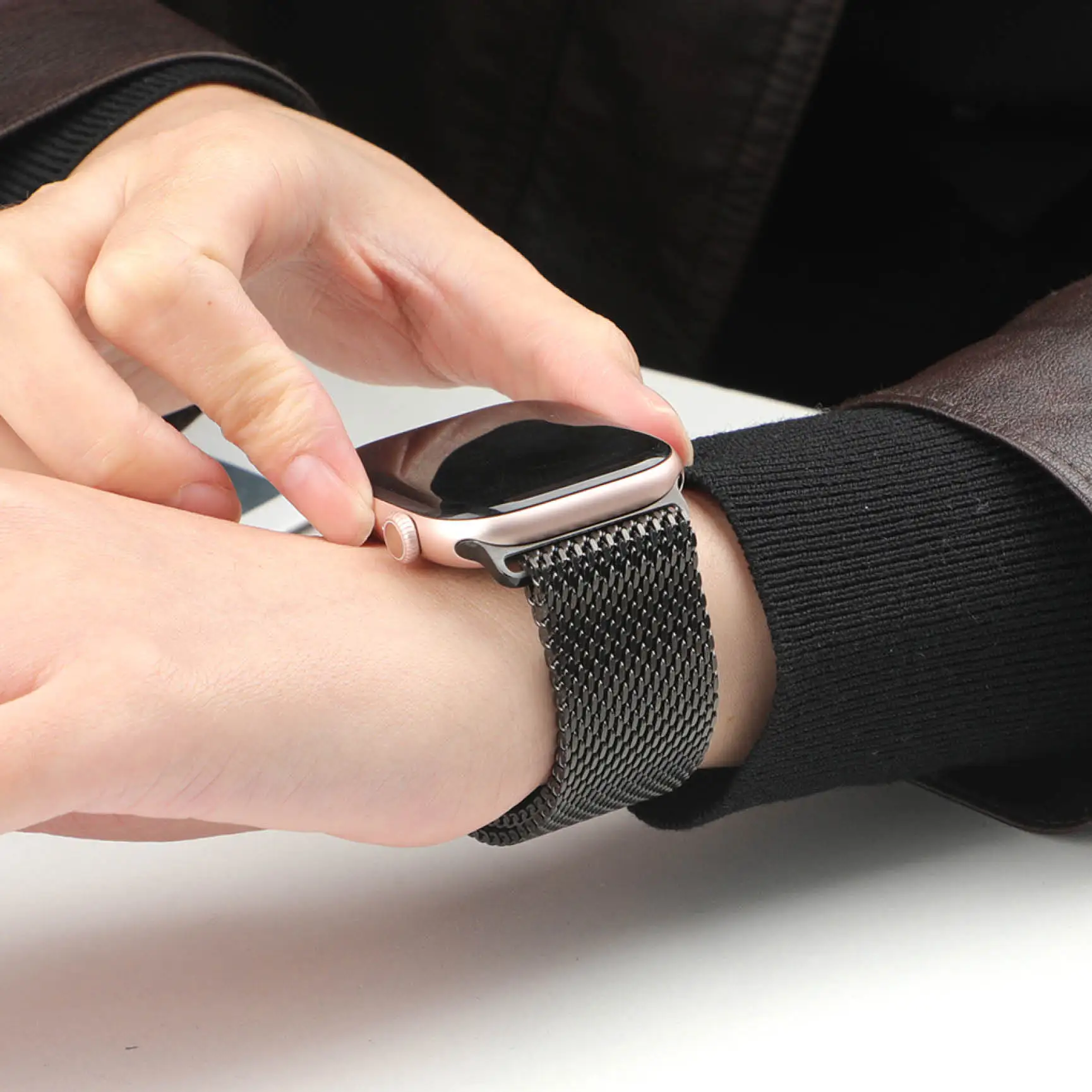 Bransoleta ze stalowej siatki  – Mesh Coil Strip recenzja i cena